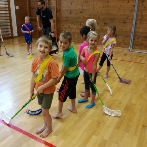 Floorballtraining der 1a
