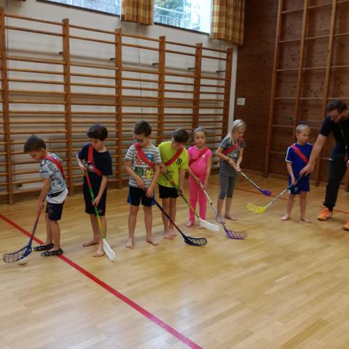Floorballtraining der 1a