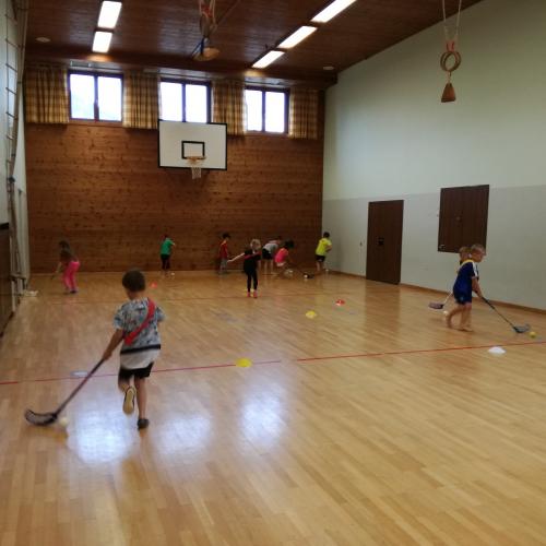 Floorballtraining der 1a