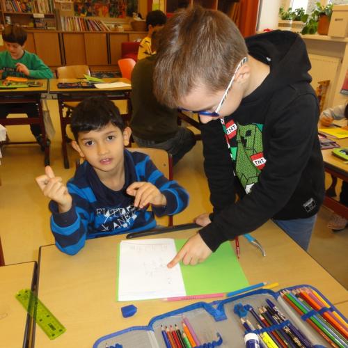 Buchwerkstatt in der 2a-Klasse