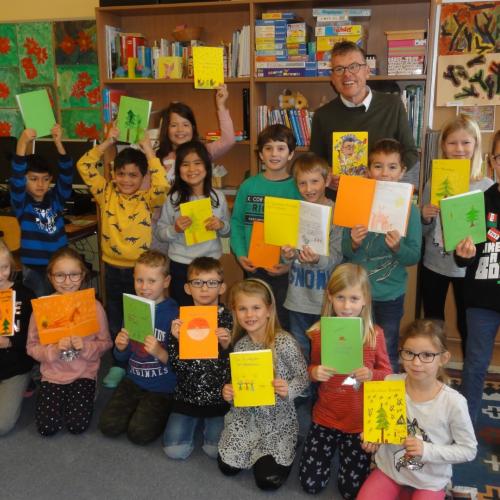 Buchwerkstatt in der 2a-Klasse