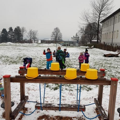 Spiele im Schnee