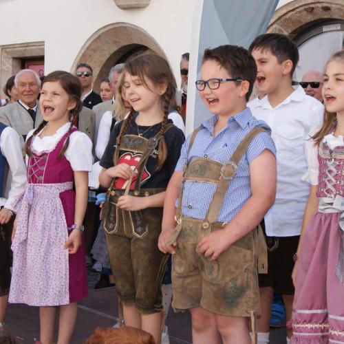 Die 2b beim Platzlsingen in Rattenberg