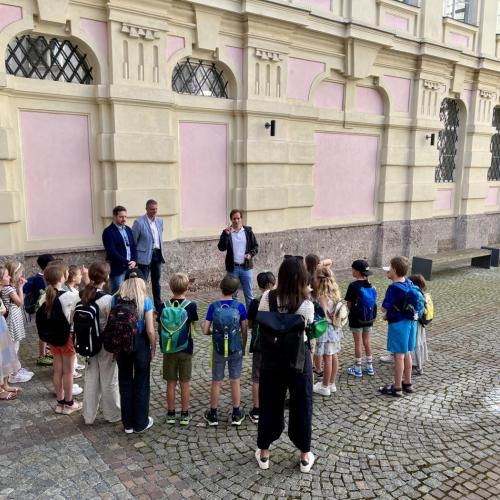 Besuch des Schülerrats der Volksschule Kramsach im Landhaus Tirol