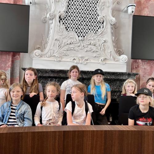 Besuch des Schülerrats der Volksschule Kramsach im Landhaus Tirol
