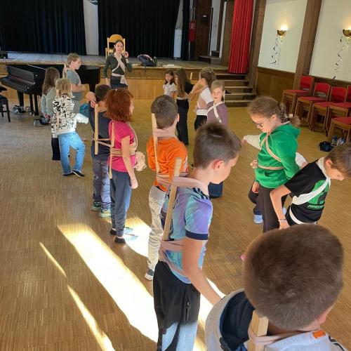 Wir tanzen Hip Hop zu Falcos "Rock Me Amadeus"