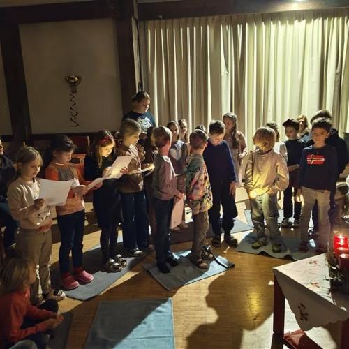 Gemeinsam singen wir Weihnachtslieder