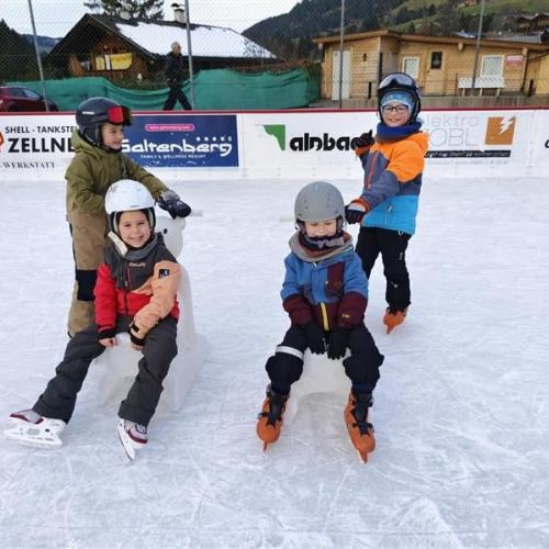 Mit den Eisbären zusammen geht's nochmal so gut