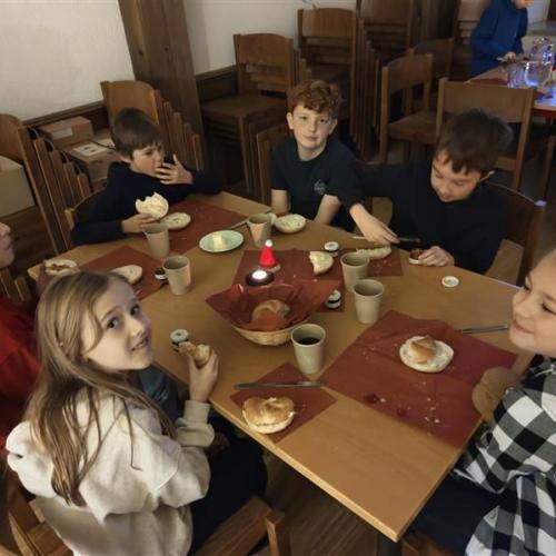 Gemeinsames Frühstück schmeckt allen nochmal so gut