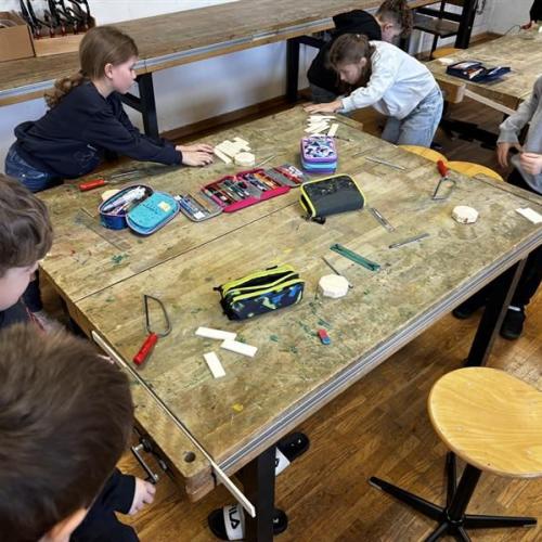 es wurde gesägt, gefeilt und geleimt