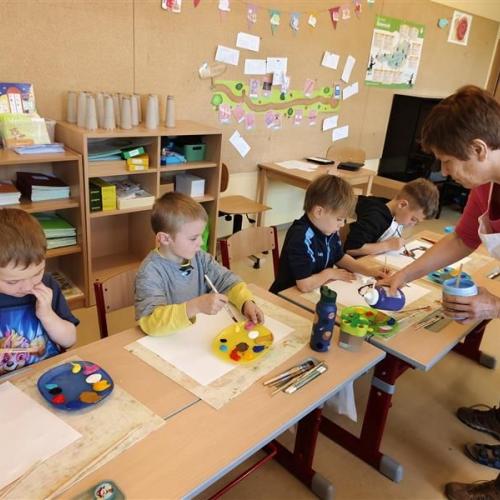 Mit Eifer wurden Farben ausgesucht und ...