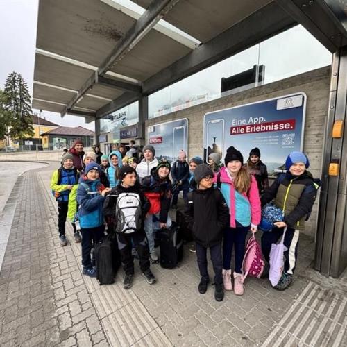 Gespannt warten wir auf die Abfahrt von Jenbach zum Achensee