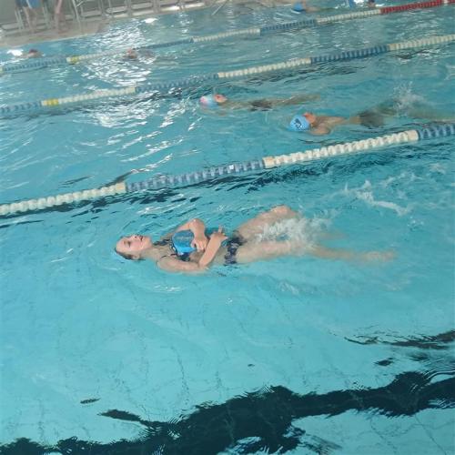Rückenschwimmen für die besonders Mutigen