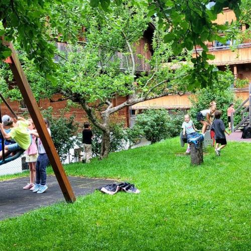 Und zum Abschluss stürmten wir den Spielplatz am alten Kindergarten