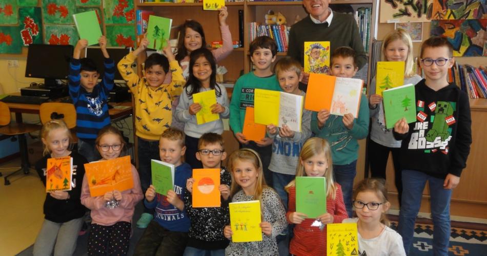 Buchwerkstatt in der 2a-Klasse
