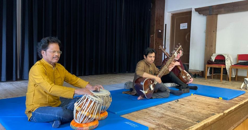 Sohini Chowdhury brachte Musik und Tanz aus Indien in unserer Schule